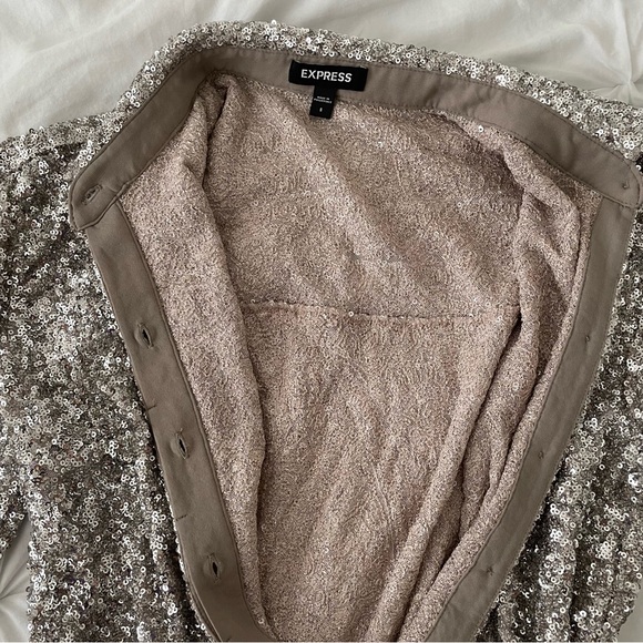 Express Relaxed Sequin Shirt - Picture 8 of 8